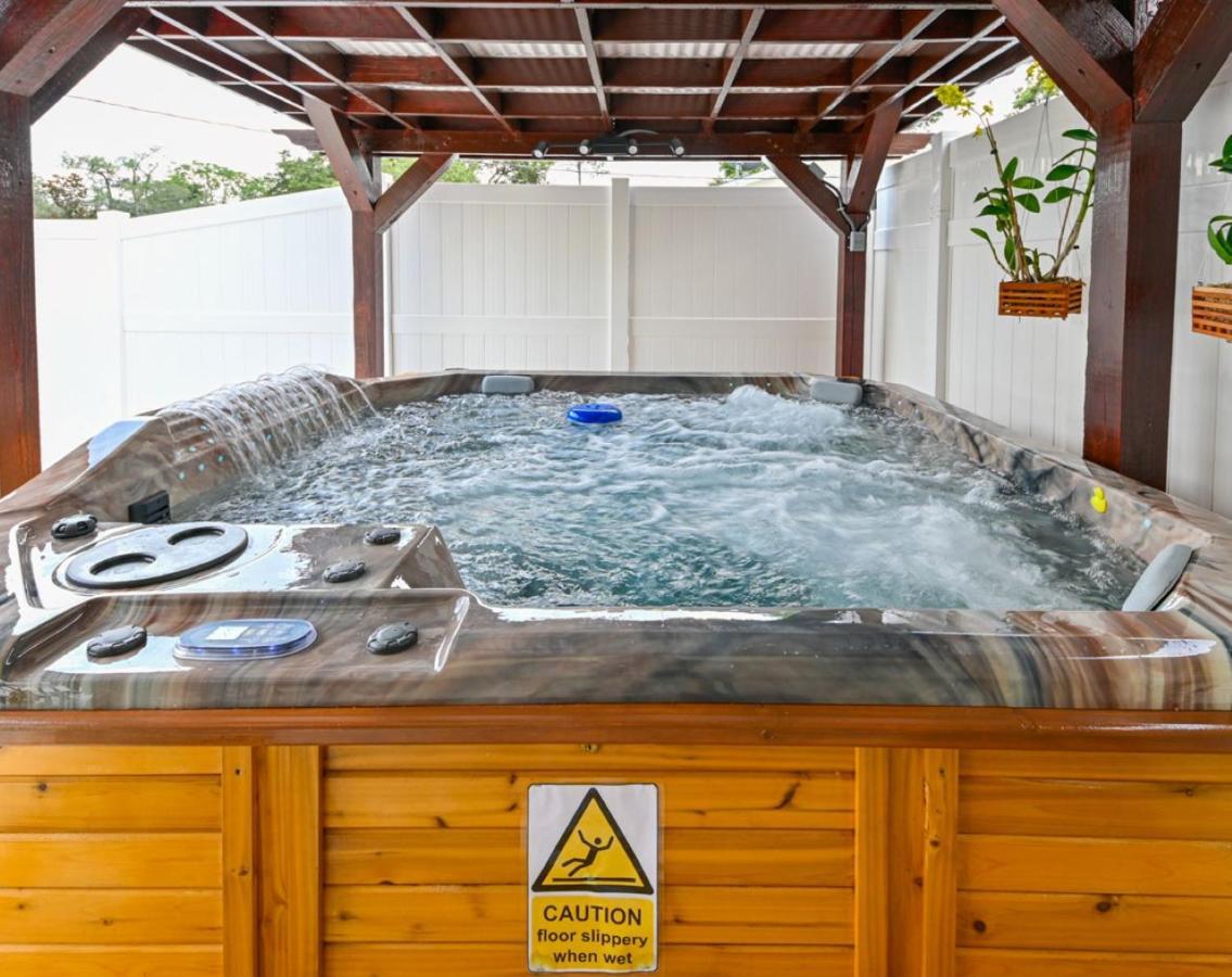 Paradise In Brandon With Luxurious 6 Person Spa 외부 사진